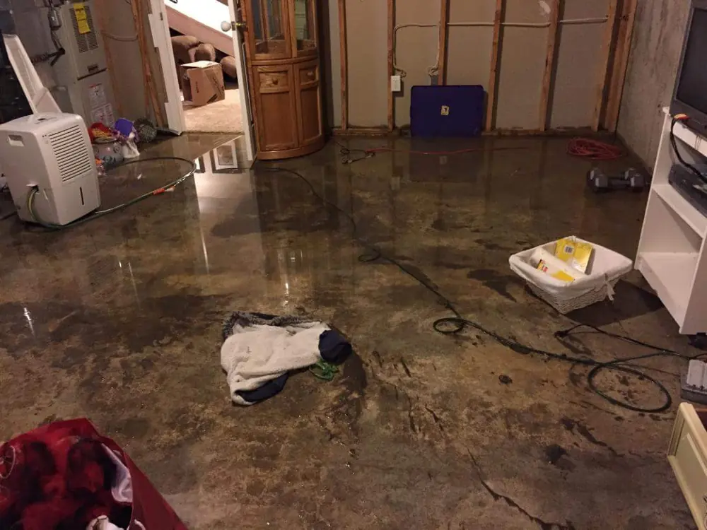 Water damage restoration crew working in Broussard, LA