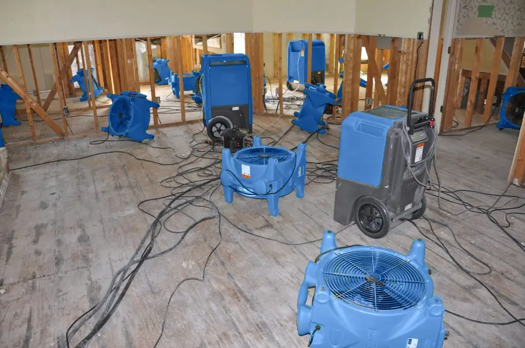 Water damage restoration crew working in Arnaudville, LA